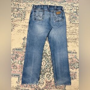 Vintage Distressed Light Wash Wrangler Jeans Size 35X32 Leather Patch Casual